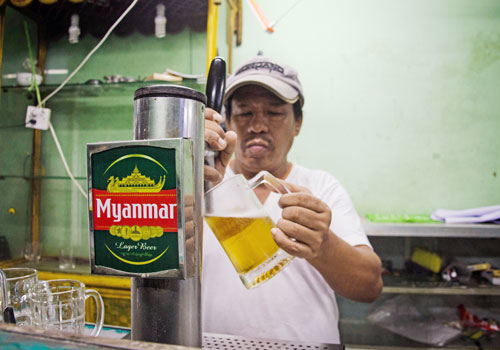 Myanmar. Beer station profits slump as pumps close
